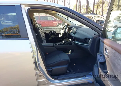 2022 Nissan Rogue Sv Intelligent Awd z USA, uszkodzony, nr VIN 5N1BT3BB3NC674791